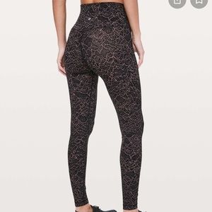 Lululemon Aligns 25”, Spanish Rose Landscape, 4